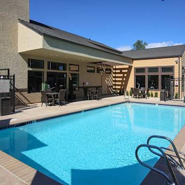 Fountainhouse At Victorian Square 1400 Avenue Of The Oaks Sparks Nv Apartments For Rent Rent Com