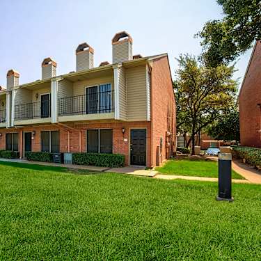 Woodbridge 2700 Martin Drive Bedford Tx Apartments For Rent