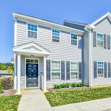 Woods Edge Townhomes Stone Creek Road And Pine Bridge Lane Lancaster Pa Apartments For Rent Rent Com