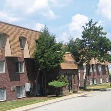 Lord Chesterfield Apartments 10 Greenview St Framingham Ma Apartments For Rent Rent Com