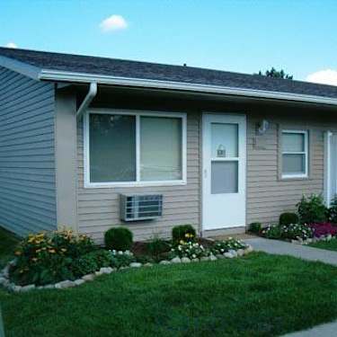 Bedford Meadows Of Ottawa Lake 7265 Whiteford Center Rd Ottawa Lake Mi Apartments For Rent Rent Com