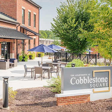 The Apartments At Cobblestone Square 627 Cobblestone Blvd Fredericksburg Va Apartments For Rent Rent Com