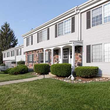 Carriage House Apartments 122 Sand Creek Hwy Adrian Mi Apartments For Rent Rent Com