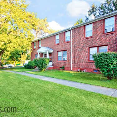 Classic American Townhomes And Apartments 300 Mains Avenue