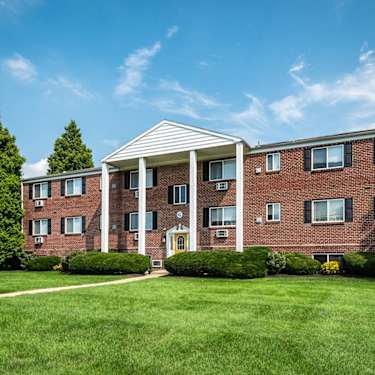 Sweetbriar Apartments 1917 Oregon Pike Lancaster Pa Apartments For Rent Rent Com
