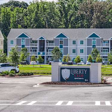 Liberty Club Apartments 915 East General Stewart Way Hinesville Ga Apartments For Rent Rent Com