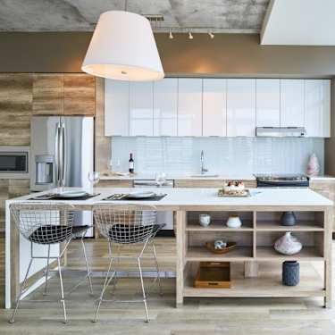 Two Light Luxury Apartments 1444 Grand Blvd Kansas City Mo Apartments For Rent Rent Com