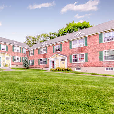 Schuyler Place Apartments 600 Broadway Menands Ny Apartments For Rent Rent Com