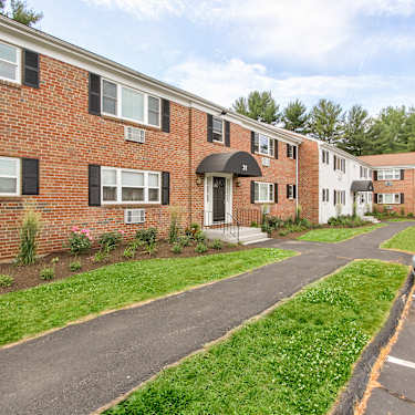 Greenfield Village 1800 Silas Deane Hwy Rocky Hill Ct Apartments For Rent Rent Com