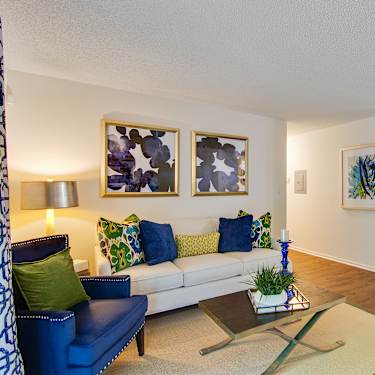 Grove Parkview Apartment Homes 1900 Glenn Club Dr Stone Mountain Ga Apartments For Rent Rent Com
