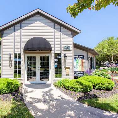Park West Club 1621 Park Ct Monroe Mi Apartments For Rent Rent Com