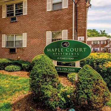 Maple Court Apartments 25 Teaneck Road Ridgefield Park Nj Apartments For Rent Rent Com