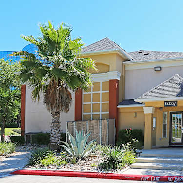Furnished Studio San Antonio Airport 1015 Central Parkway