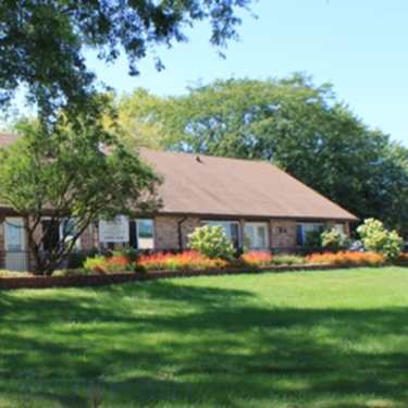 Param Apartments 1637 S Michigan Ave Villa Park Il Apartments For Rent Rent Com