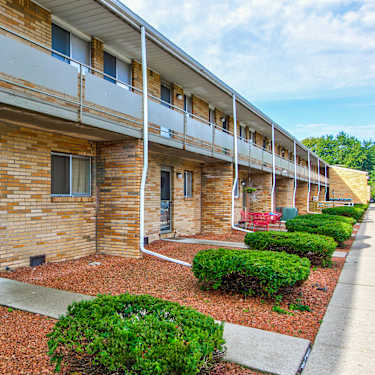 Country Club Apartments 2707 Pickle Rd Oregon Oh Apartments