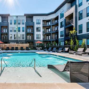 Echelon Luxury Apartments 4345 Glen Este Whithamsville Road Cincinnati Oh Apartments For Rent Rent Com
