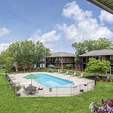 Jamestown Village Apartments 11400 Fordline St Allen Park Mi