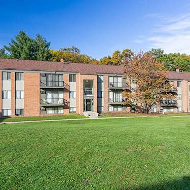 Ramblewood Apartments 4277 Stonebridge Dr Sw Grand Rapids Mi Apartments For Rent Rent Com
