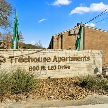 Treehouse Apartments 800 N Lbj San Marcos Tx Apartments For