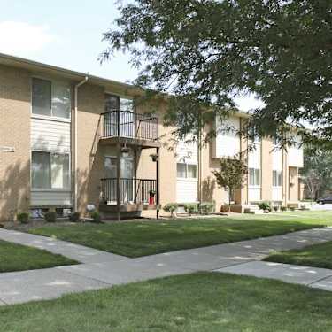 River Bend 30500 Warren Rd Westland Mi Apartments For Rent Rent Com