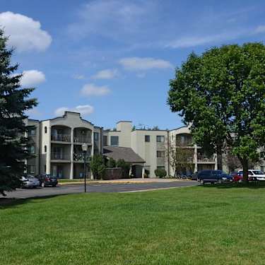 Pondview Apartments 2565 Ivy Avenue East Maplewood Mn