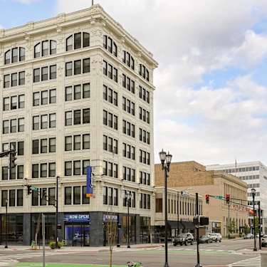 Studebaker Lofts 108 N Main St South Bend In Apartments For Rent Rent Com