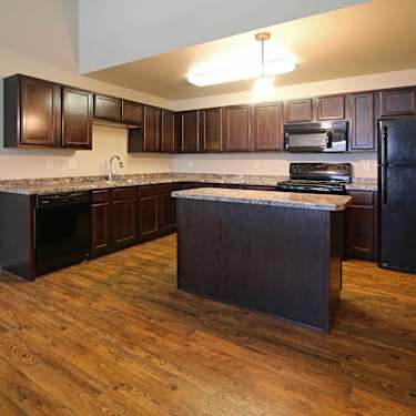 Mallard Heights Apartments 1351 Mike St Dickinson Nd Apartments For Rent Rent Com
