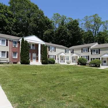 West Gate Town Homes 283 Cooper Pl New Haven Ct Townhome For Rent Rent Com