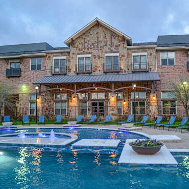 Rose Hill Apartments 850 Leora Ln Lewisville Tx Apartments