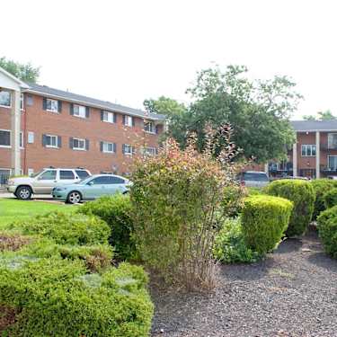 Williamsburg Place Apartments 1221 Jackson Ln Middletown Oh Apartments For Rent Rent Com