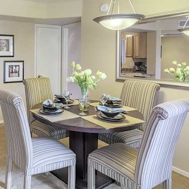 Colonial Grand At Old Town Scottsdale 2929 N 70th St Scottsdale Az Apartments For Rent Rent Com
