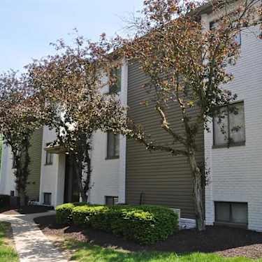 Aura Apartments 3035 W 39th St Indianapolis In Apartments For Rent Rent Com