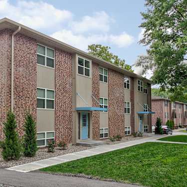Village Gardens Apartments 15 S Miriam 4 Kansas City Mo Apartments For Rent Rent Com