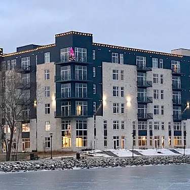 Manseau Flats Apartment Building 2480 Marina Cir Green Bay Wi Apartments For Rent Rent Com