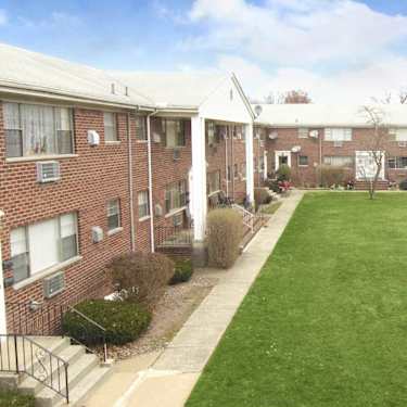 Lexington Village 209 Lexington Blvd Clark Nj Apartments For