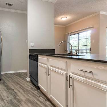 The Champions Of North Dallas 4912 Haverwood Ln Dallas Tx Apartments For Rent Rent Com