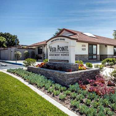 Vista Pointe Apartment Homes 1400 N Grand Ave Covina Ca