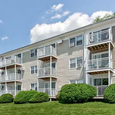 Thamesview 495 Laurel Hill Rd Norwich Ct Apartments For Rent Rent Com