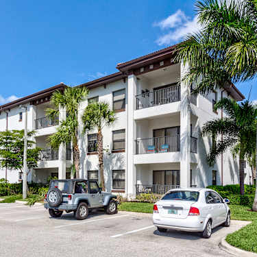 Channelside Contemporary Living Apartments 11581 Gladiolus Drive Suite 400 Fort Myers Fl Apartments For Rent Rent Com