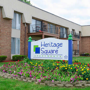 Heritage Square 23035 Fairway Drive Woodhaven Mi Apartments