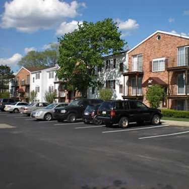 Oak Ridge 26717 Berg Rd Southfield Mi Apartments For Rent Rent Com