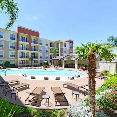 Residences At Pearland Town Center 11200 Broadway St Pearland Tx Apartments For Rent Rent Com
