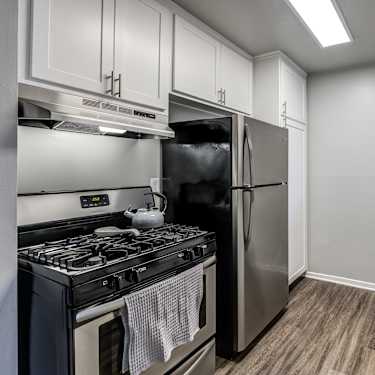 Kendallwood Apartments 10522 Santa Gertrudes Ave Whittier Ca Apartments For Rent Rent Com