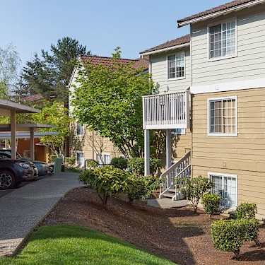 Gates Of Redmond 15325 Redmond Way Redmond Wa Apartments For Rent Rent Com