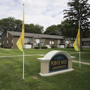 Pointe West 1947 Cottrill Ln Westland Mi Apartments For Rent Rent Com
