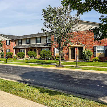 Stone Pointe Village 530 Ridgemoor Dr Fort Wayne In Apartments For Rent Rent Com