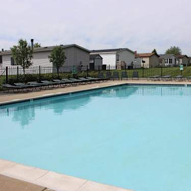 Rudgate Clinton 20475 Foster Dr Clinton Township Mi Apartments For Rent Rent Com