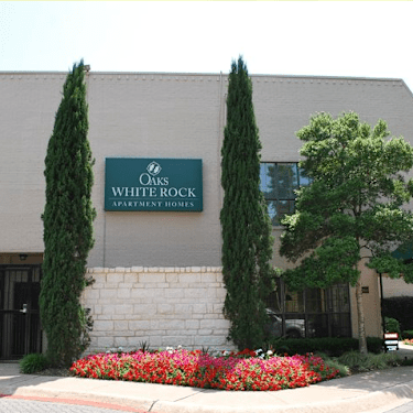 Oaks White Rock 9000 Poppy Drive Dallas Tx Apartments For Rent Rent Com