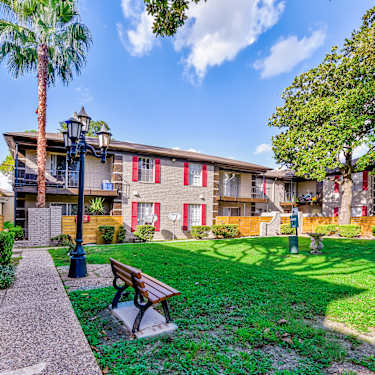 Carrington Court Apartments 7900 Westheimer Road Houston Tx