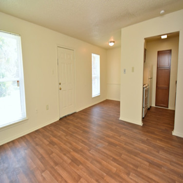 Broadmoor Plantation 10530 Florida Blvd Baton Rouge La Apartments For Rent Rent Com